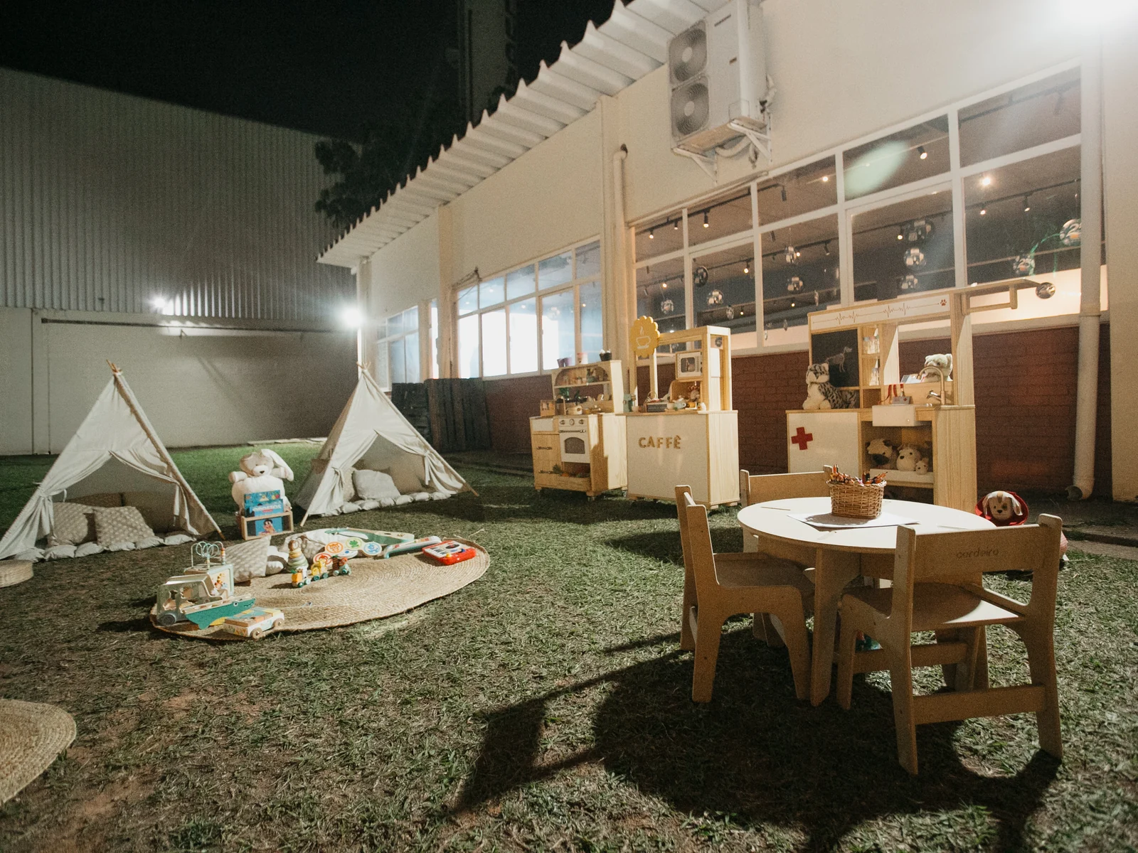 Espaço Kids completo montado em evento