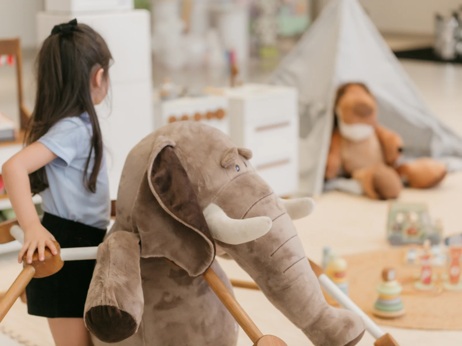 Detalhe de brinquedo de elefante no Espaço Kids